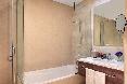 Avani Plus Palm View Dubai Hotel and Suites oda fotoğrafı