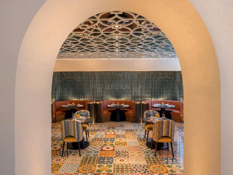 Avani Plus Palm View Dubai Hotel and Suites - Restoran