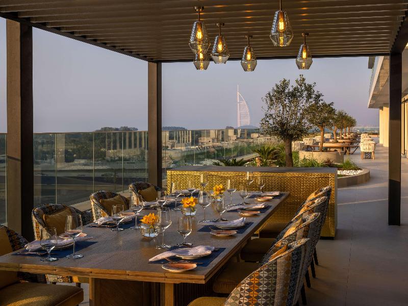 Avani Plus Palm View Dubai Hotel and Suites - Restoran