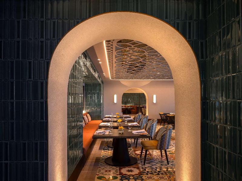Avani Plus Palm View Dubai Hotel and Suites - Restoran