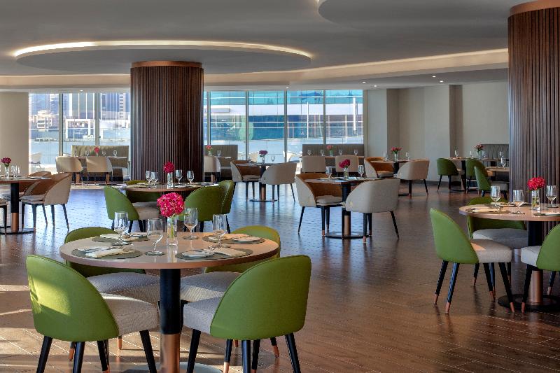 Avani Plus Palm View Dubai Hotel and Suites - Restoran
