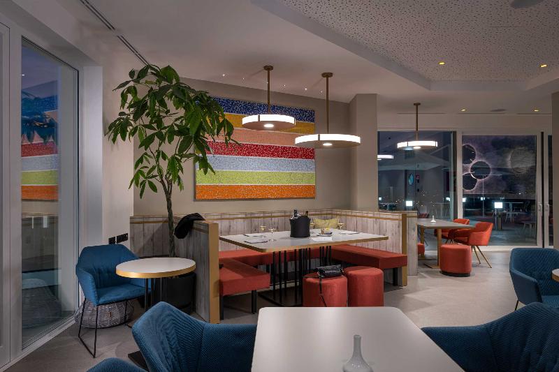 J44 Lifestyle Hotel - Bar