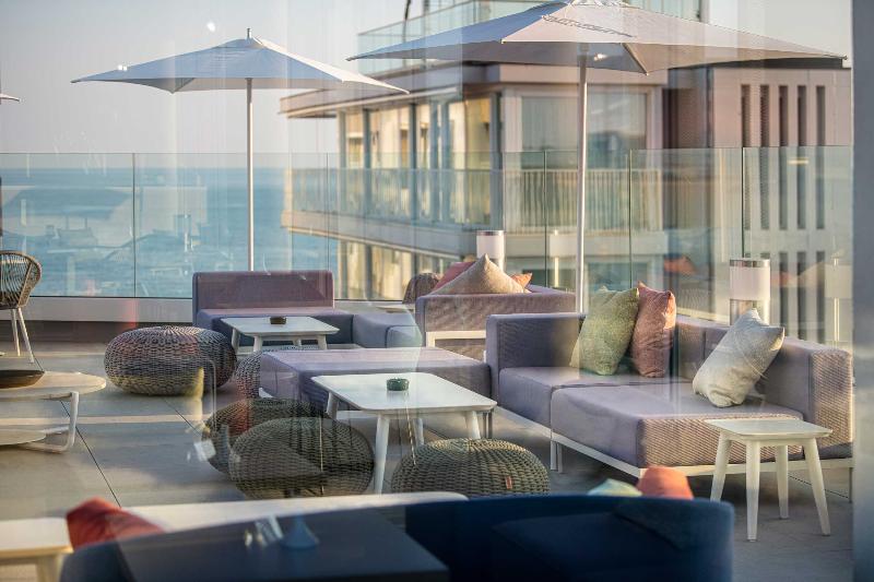 J44 Lifestyle Hotel - Bar