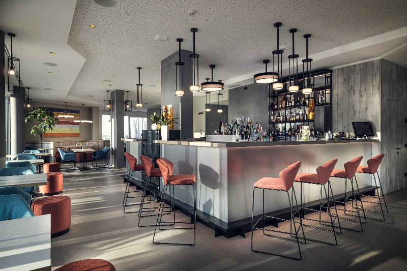 J44 Lifestyle Hotel - Bar