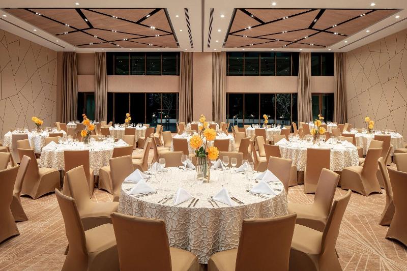 DoubleTree by Hilton Dubai M Square - Toplantı