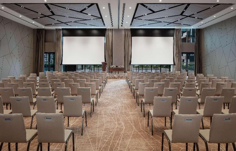 DoubleTree by Hilton Dubai M Square - Toplantı