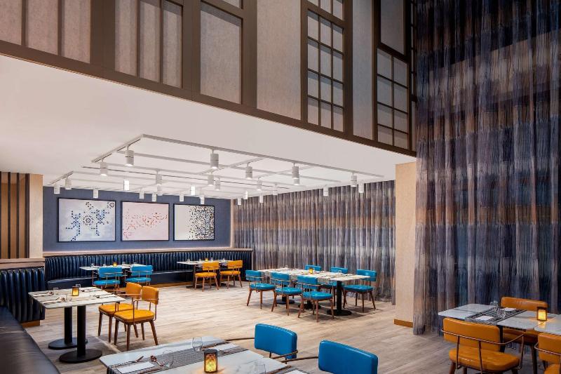 DoubleTree by Hilton Dubai M Square - Restoran