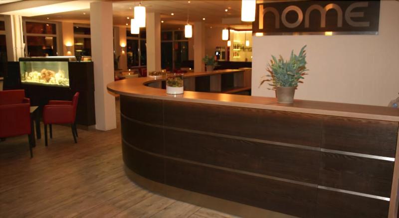Home Hotel - Lobi