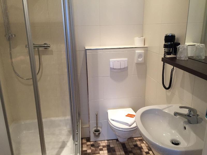Home Hotel - Oda