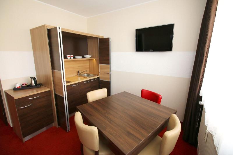 Home Hotel - Oda