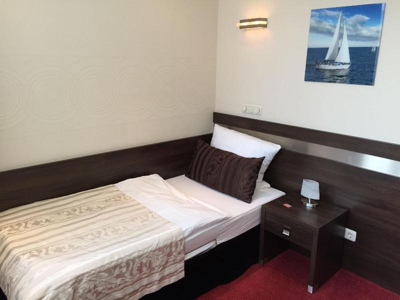 Home Hotel - Oda