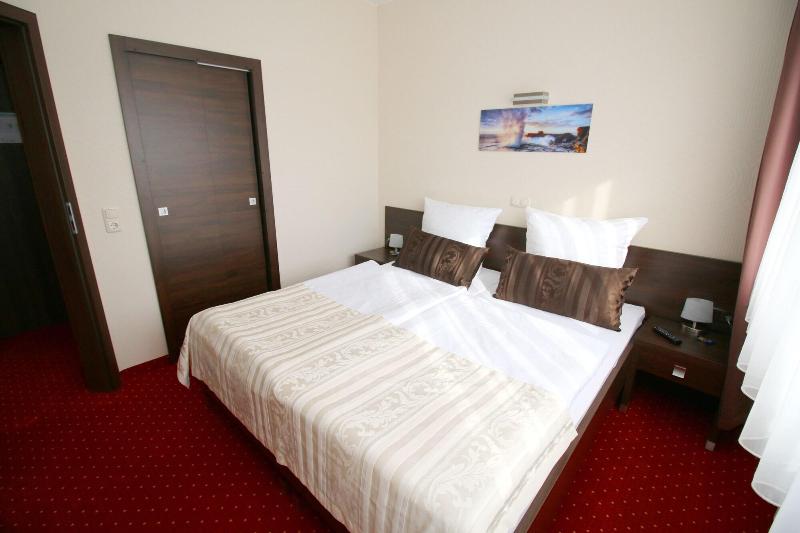 Home Hotel - Oda