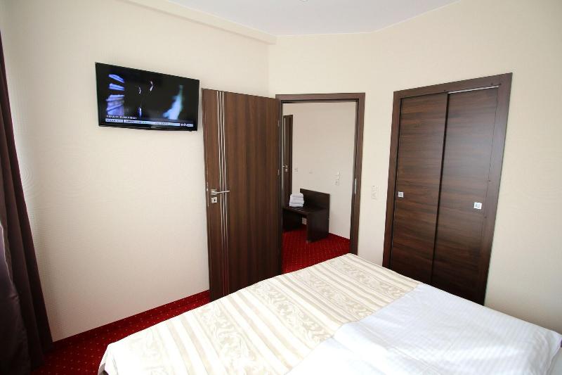 Home Hotel - Oda