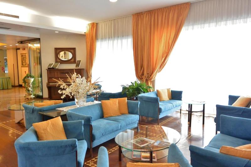 Hotel Melas - Lobi
