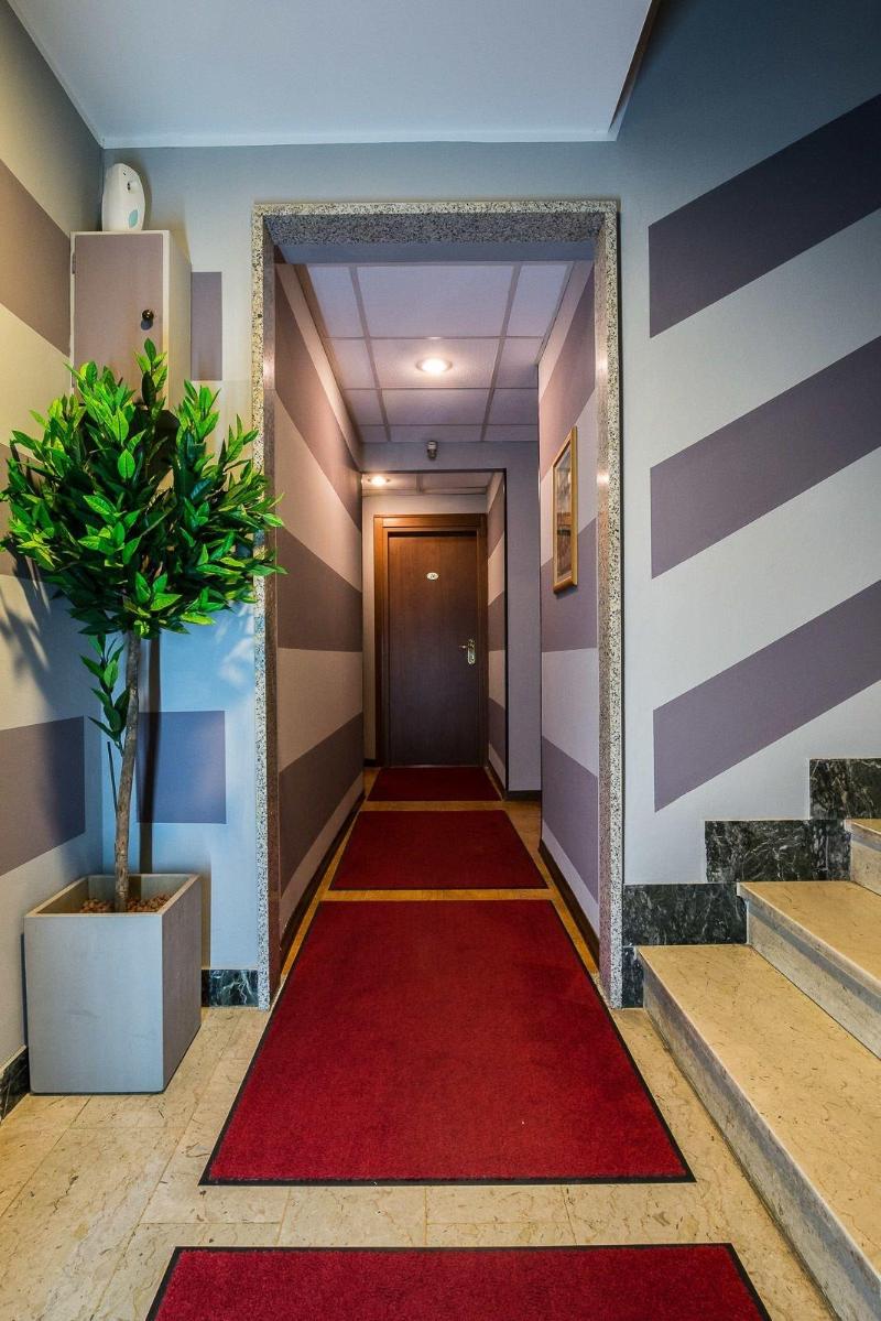 Hotel Rinaldo - Lobi