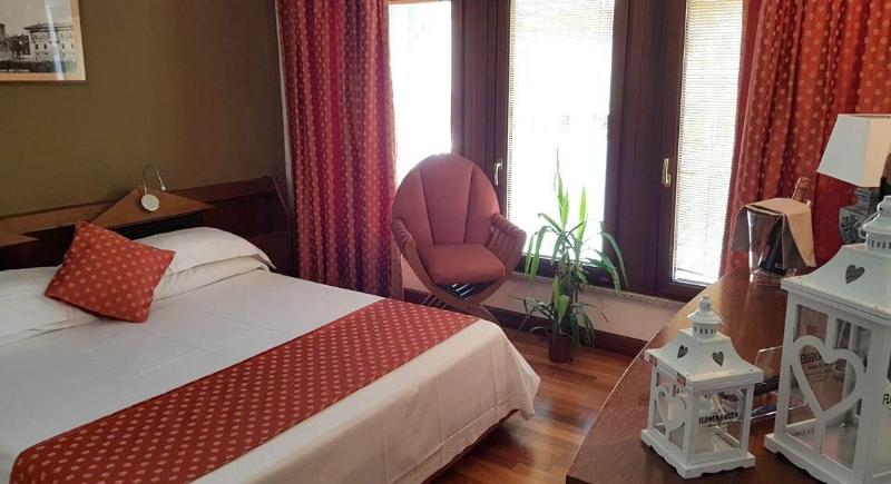Hr Hotel - Oda