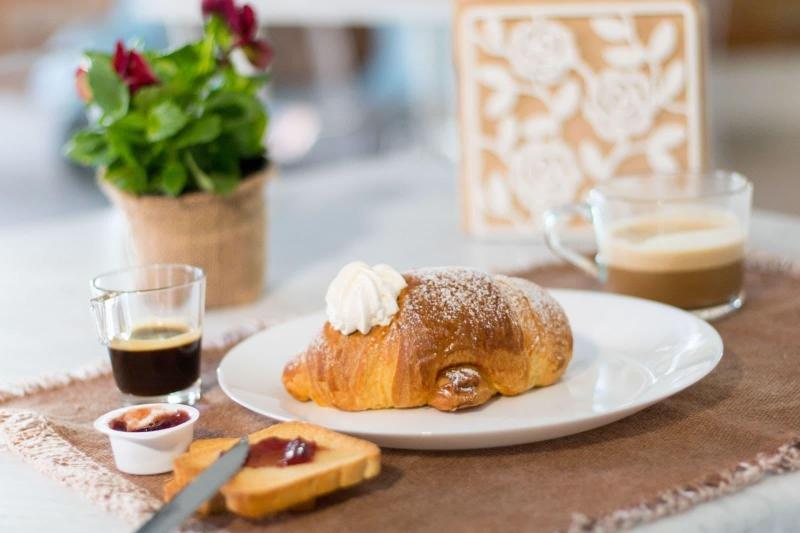 Le Suite Bed & Breakfast - Holiday Home - Restoran