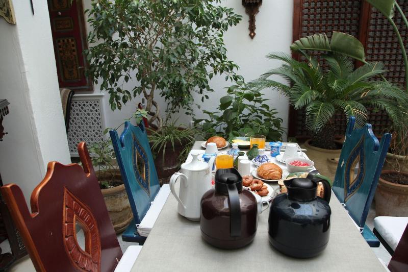 El Patio Courtyard House - Restoran