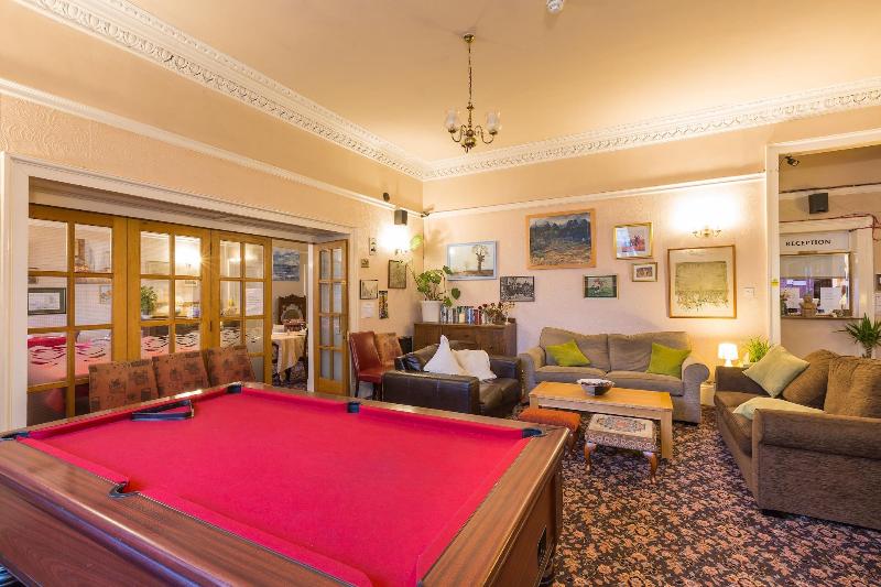 Corrie Hotel - Lobi