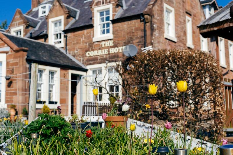 Corrie Hotel - Genel