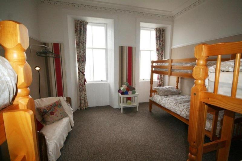 Corrie Hotel - Oda