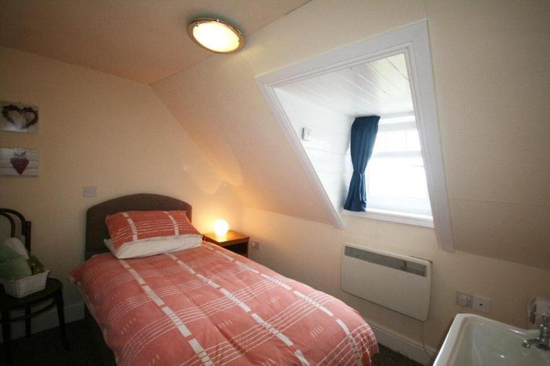 Corrie Hotel - Oda