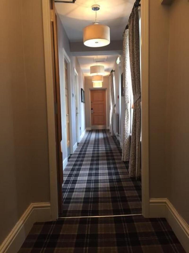 The County Hotel - Lobi