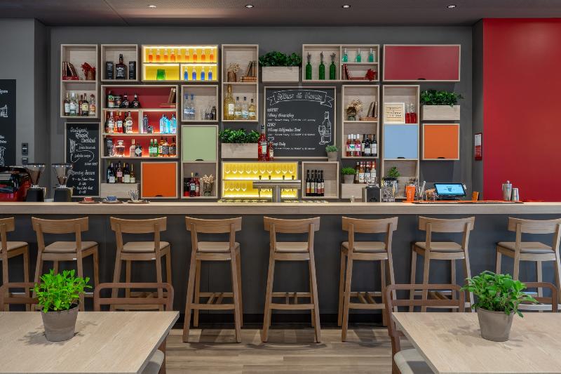Intercityhotel Budapest - Bar
