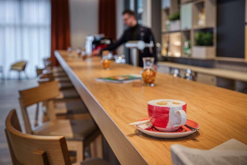 IntercityHotel Wiesbaden - Bar