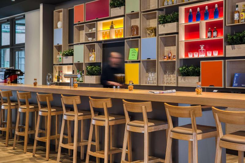 IntercityHotel Wiesbaden - Bar