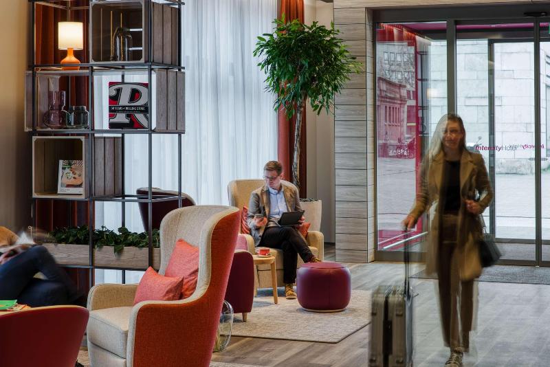 IntercityHotel Wiesbaden - Lobi