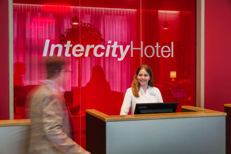 IntercityHotel Wiesbaden - Lobi