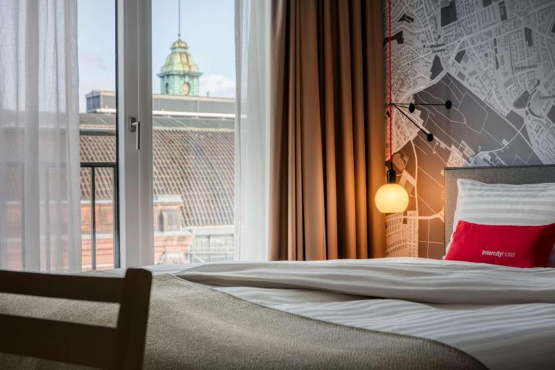 IntercityHotel Wiesbaden - Oda