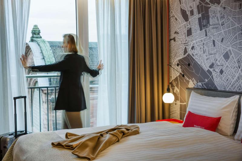 IntercityHotel Wiesbaden - Oda