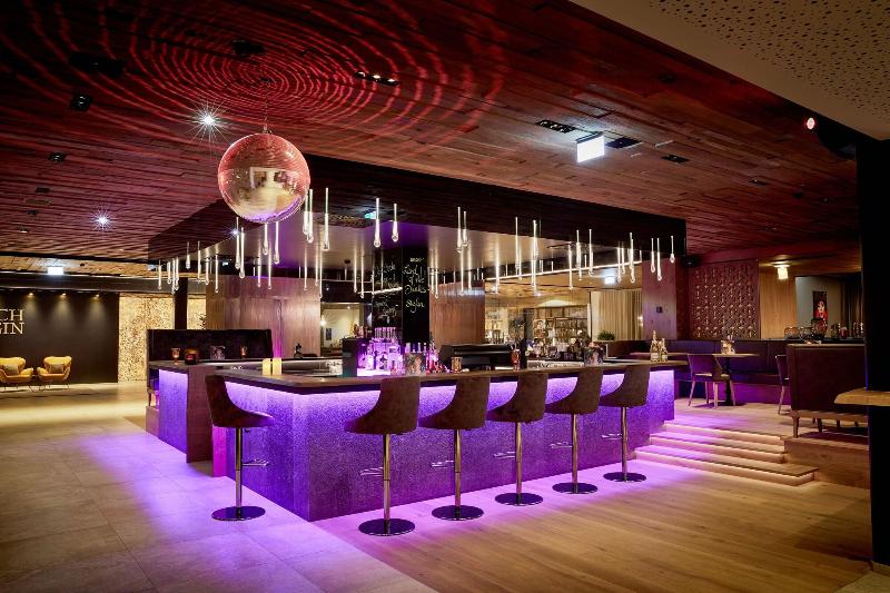 die HOCHKÖNIGIN – Magic Mountain Resort - Bar