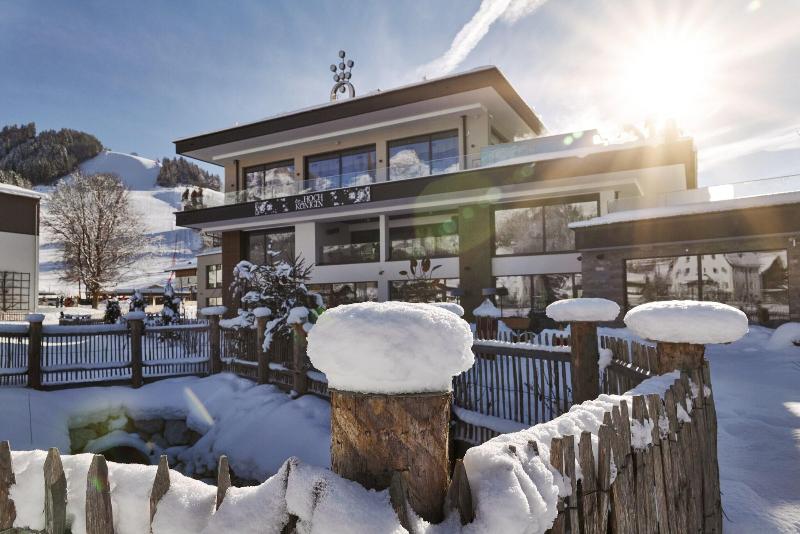 die HOCHKÖNIGIN – Magic Mountain Resort - Genel