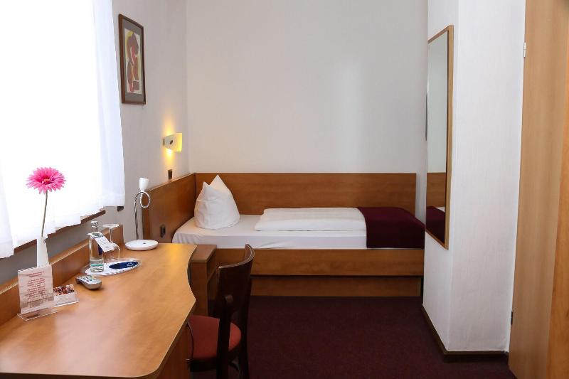 City Hotel Journal - Oda