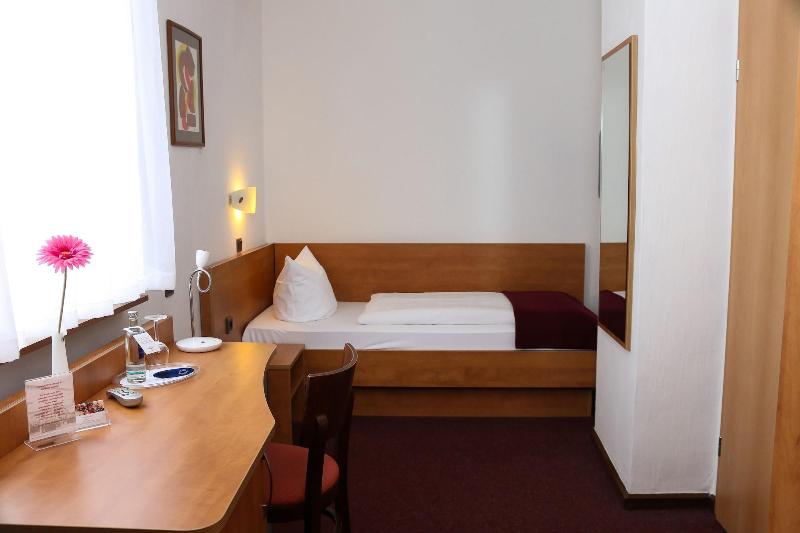 City Hotel Journal - Oda