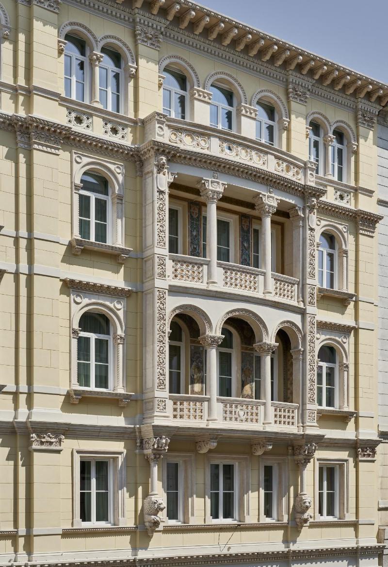The Modernist Hotel - Lobi