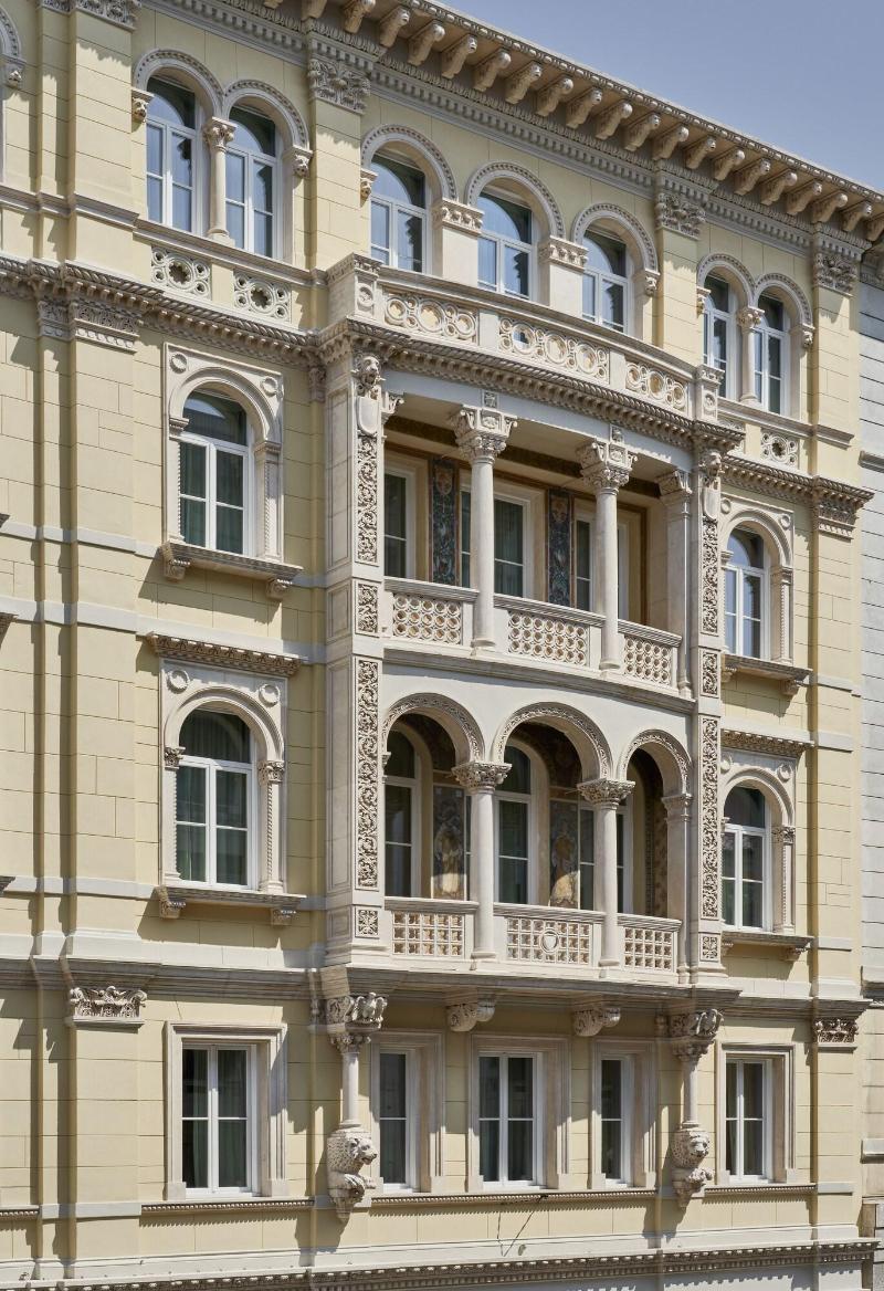 The Modernist Hotel - Genel
