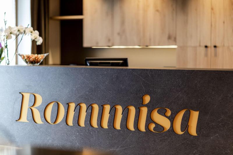 Hotel Rommisa - Lobi