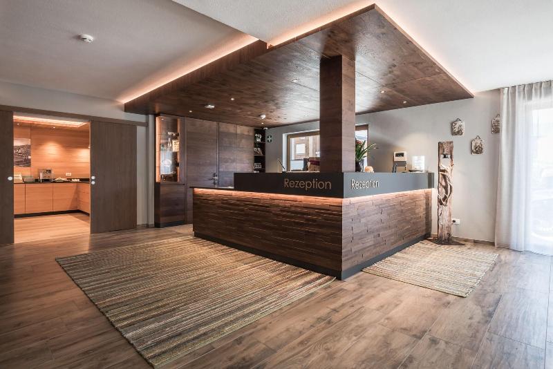 Hotel B&B Feldmessner - Lobi