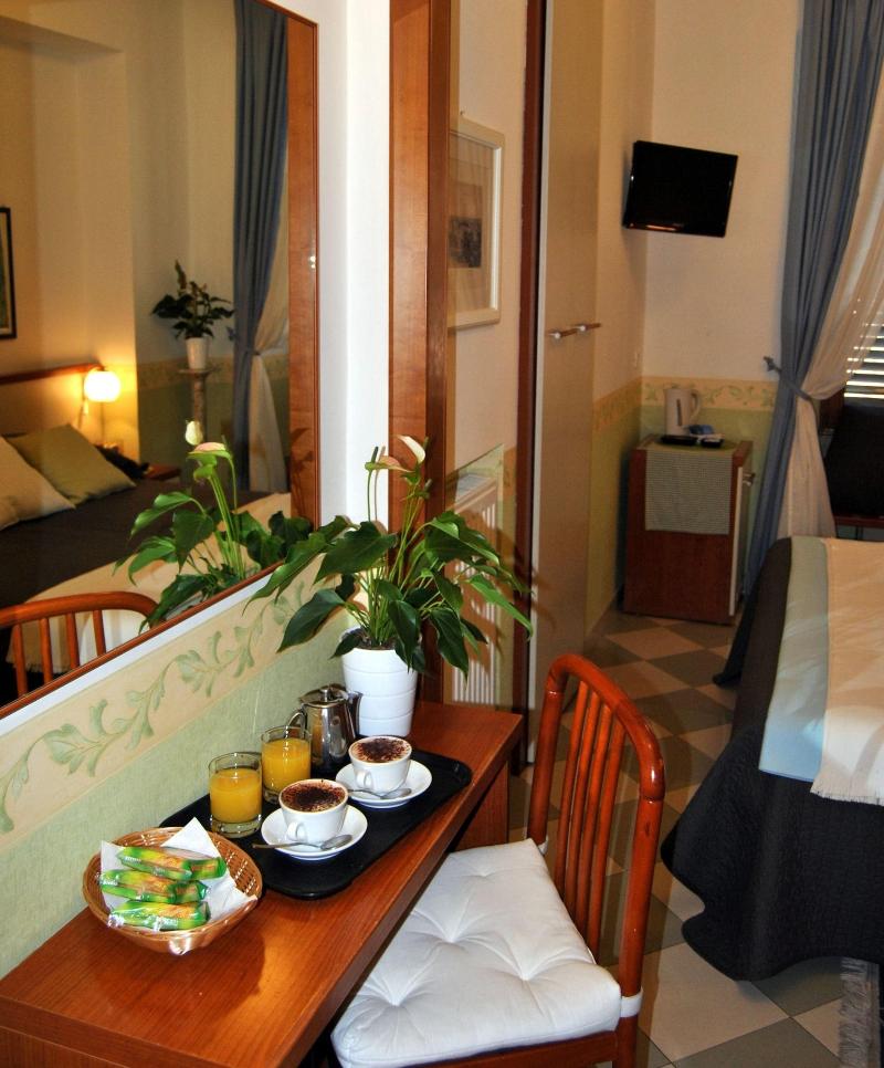 Hotel Carmel Roma - Oda