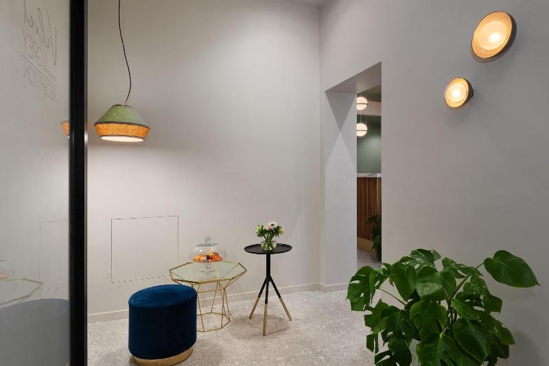 Velvet Grey Boutique Hotel - Lobi