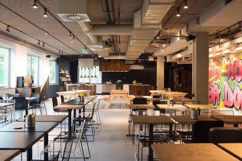 Via Suites - Bar