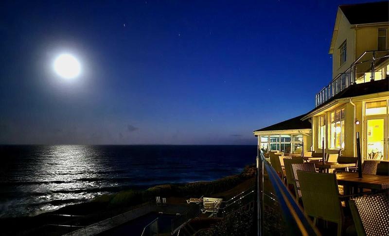 Watersmeet Hotel - Genel