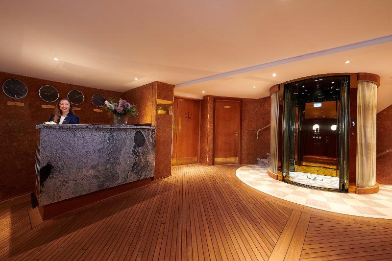 Fingal - A Luxury Floating Hotel - Lobi