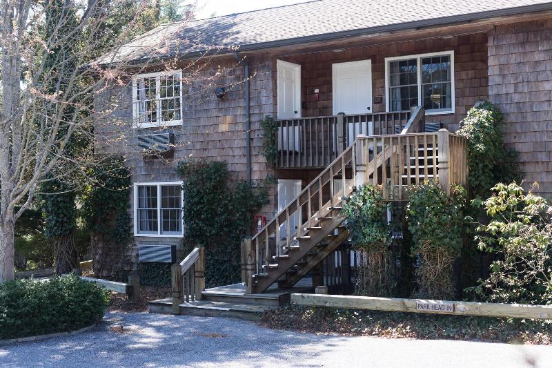 Hampton Maid Motel - Genel