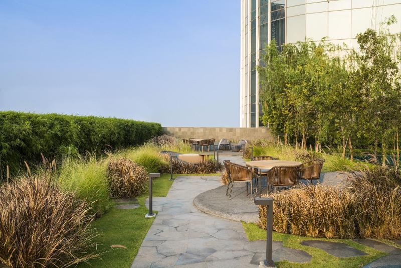 Swissotel Jakarta PIK Avenue - Teras