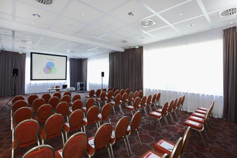 H+ Hotel Wiesbaden Niedernhausen - Genel